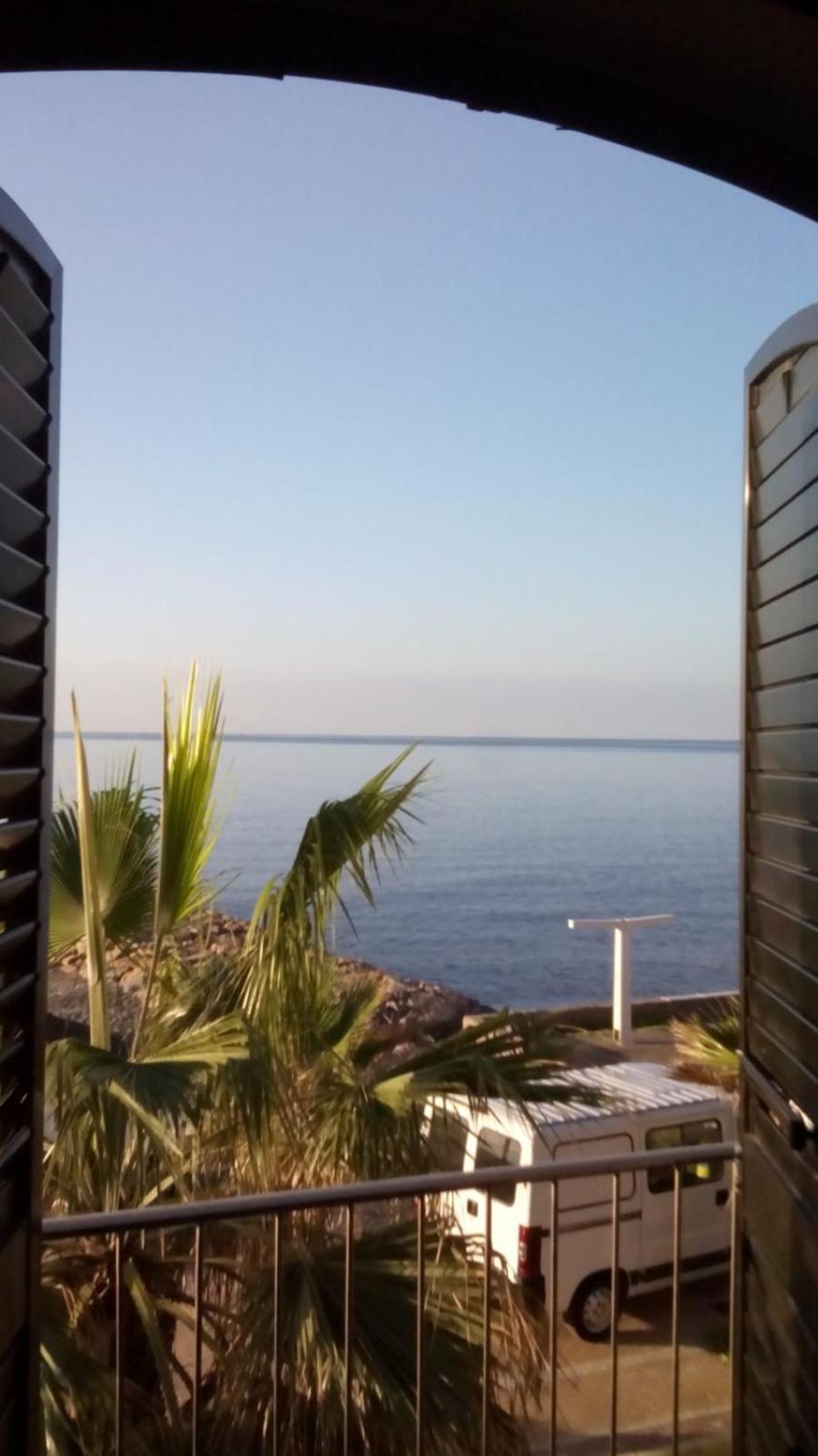 Casa De Sueno En La Playa Villa Adra Kültér fotó
