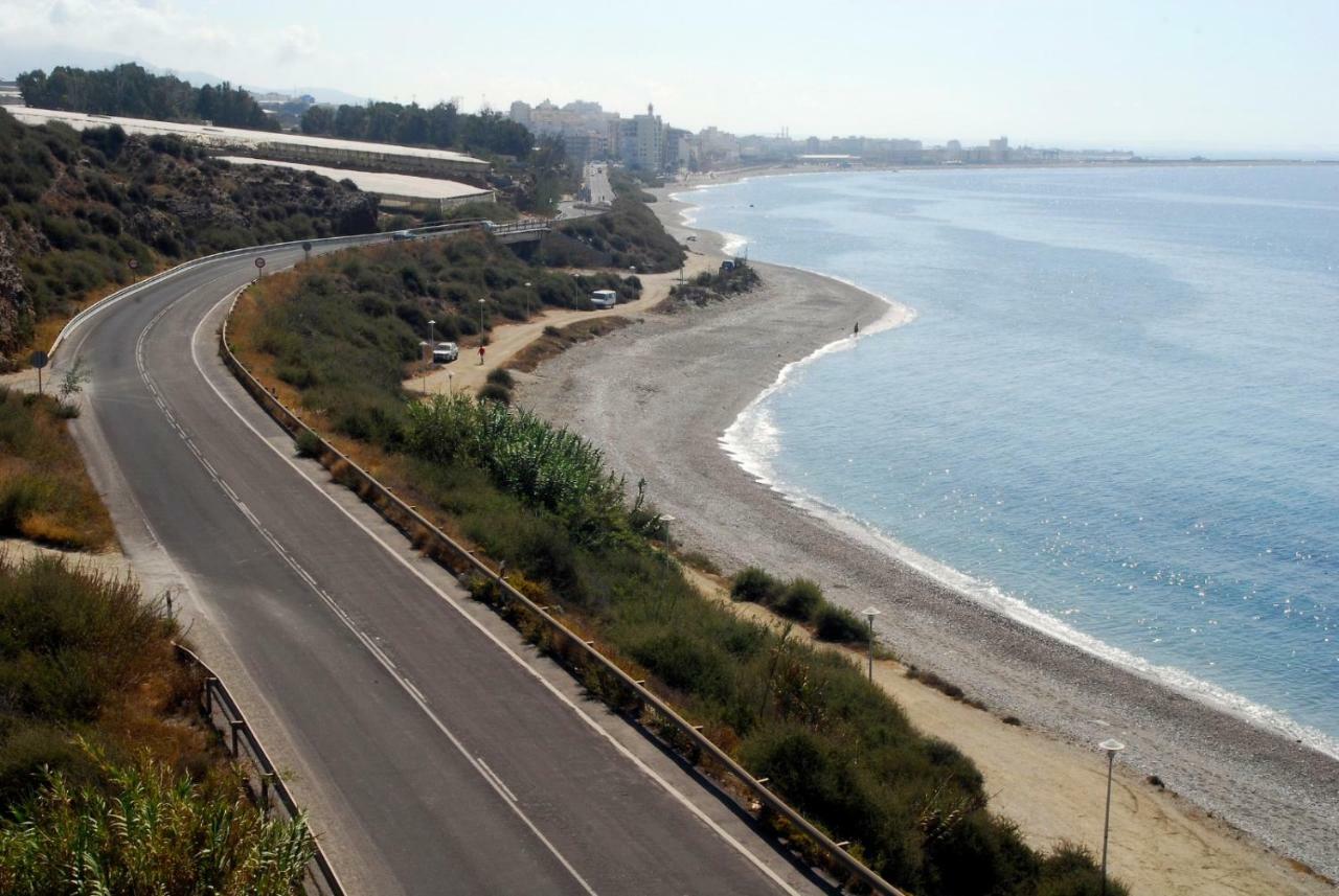 Casa De Sueno En La Playa Villa Adra Kültér fotó