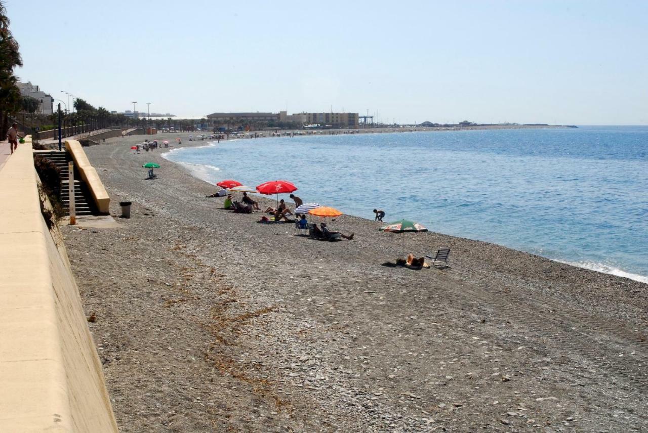 Casa De Sueno En La Playa Villa Adra Kültér fotó
